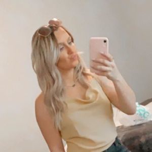 Meet your Posher, Destinee